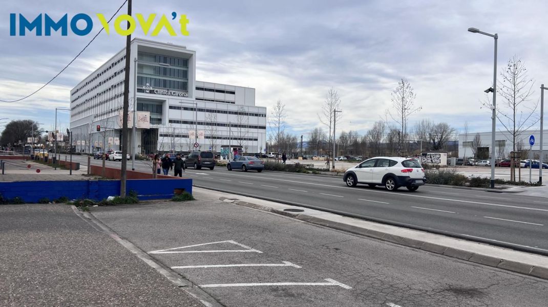 SOLAR PARA EDIFICAR CERCA CLÍNICA GIRONA