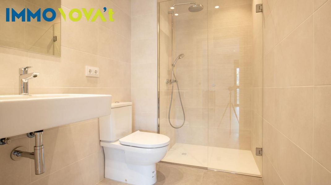 Duplex d’obra nova amb terrassa a Montjuïc