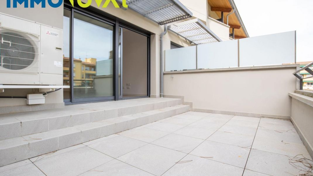 Duplex d’obra nova amb terrassa a Montjuïc
