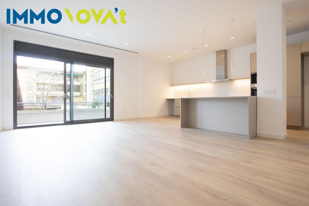 Duplex d’obra nova amb terrassa a Montjuïc