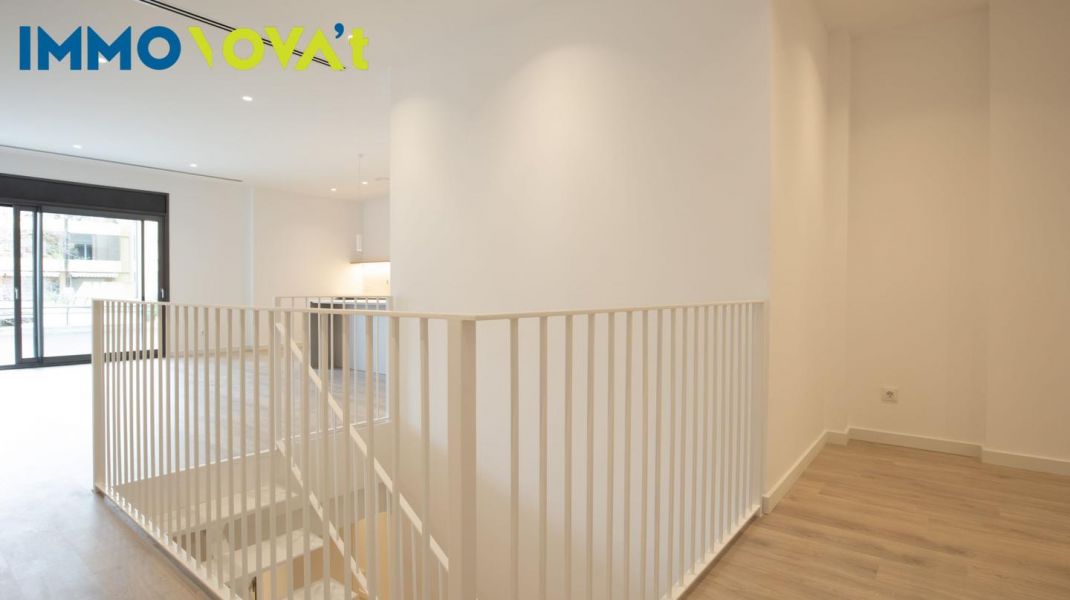 Duplex d’obra nova amb terrassa a Montjuïc