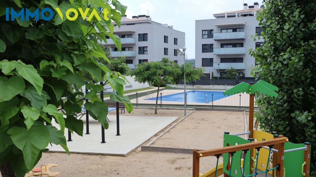 Exclusivo piso en planta baja con terraza impresionante en Vilablareix