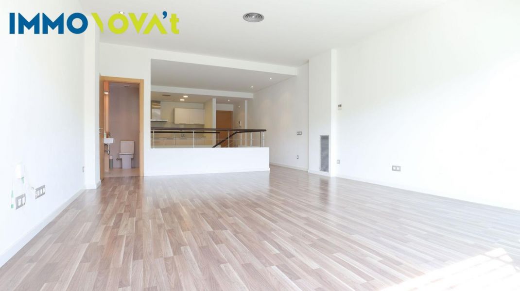 SPACIOUS DUPLEX FOR RENT IN MONTJUÏC