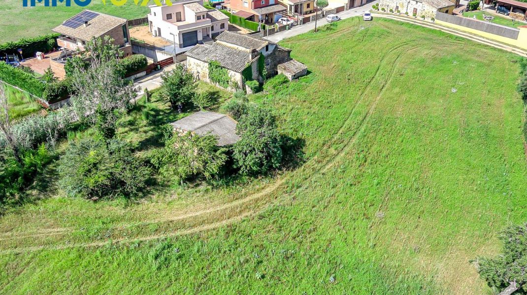 COUNTRY HOUSE FOR RENOVATION, 10 MIN. FROM GIRONA