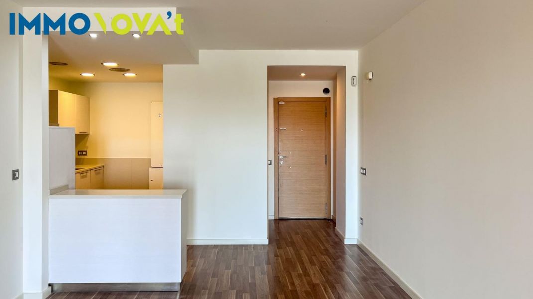 2 BEDROOM APARTMENT AND OFFICE IN MONTJUÏC