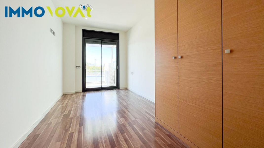 2 BEDROOM APARTMENT AND OFFICE IN MONTJUÏC