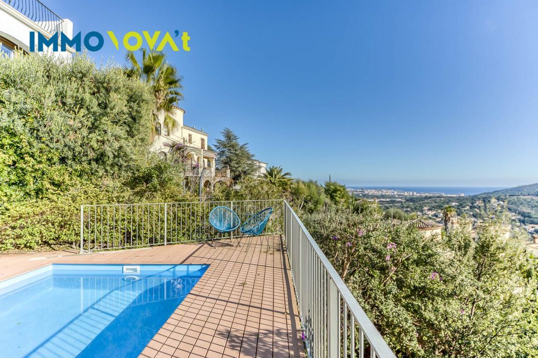 ENJOY THE POOL AND PANORAMIC VIEWS