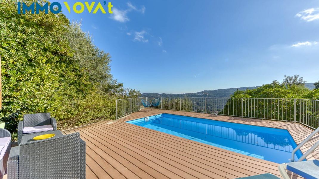 ENJOY THE POOL AND PANORAMIC VIEWS