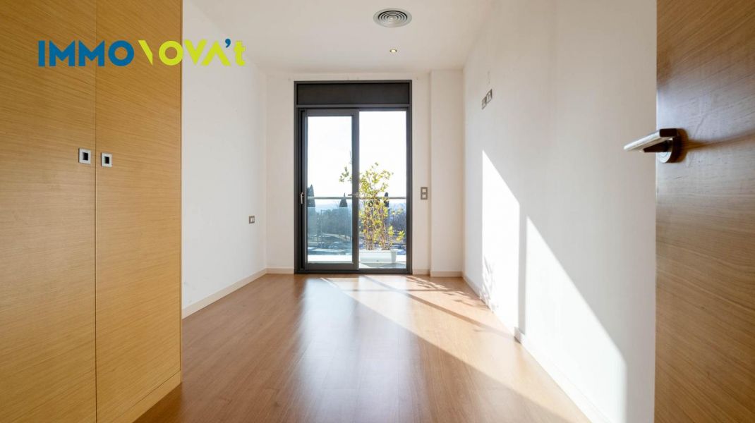 BEAUTIFUL 2 BEDROOM APARTMENT IN MONTJUÏC