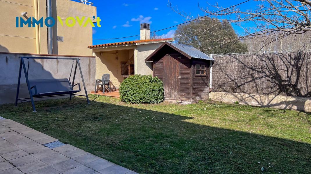 Casa de lloguer amb jardí i barbacoa