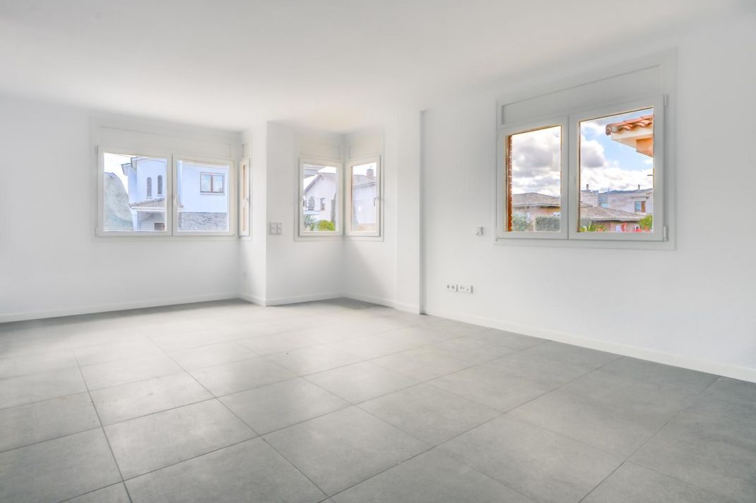 NUEVA CASA FAMILIAR EN MATA (PORQUERES)