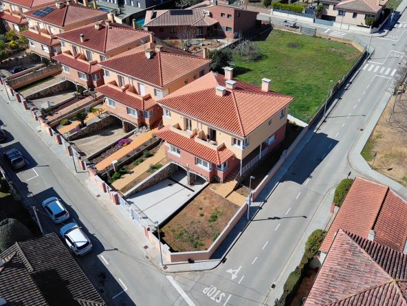 NUEVA CASA FAMILIAR EN MATA (PORQUERES)