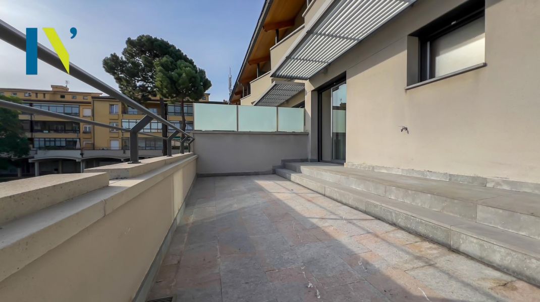 PISO DE UNA HAB. Y GRAN TERRAZA EN MONTJUÏC