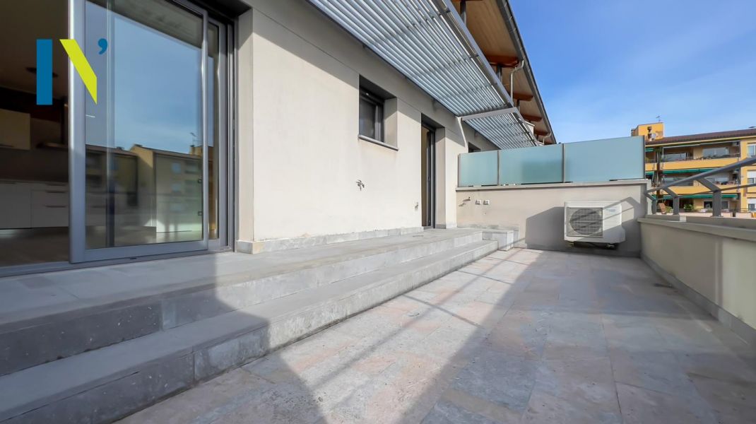 PISO DE UNA HAB. Y GRAN TERRAZA EN MONTJUÏC