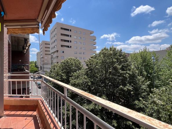 APARTMENT FOR STUDENTS WELL-LOCATED