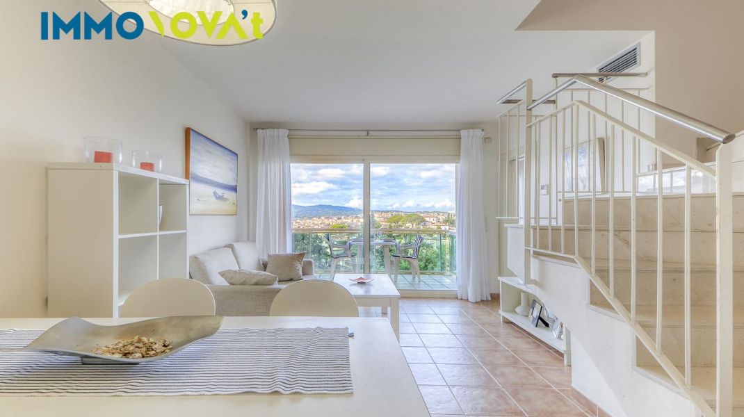 TERRASSA AMB VISTES AL MAR I PK INCLÒS