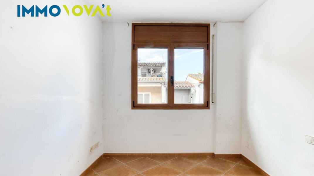 PIS  DE LLOGUER AMB PISCINA COMUNITÀRIA