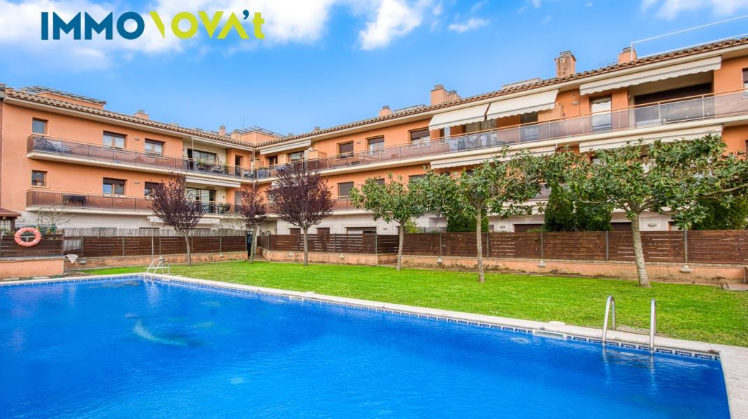 PIS  DE LLOGUER AMB PISCINA COMUNITÀRIA