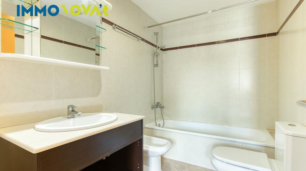 PIS  DE LLOGUER AMB PISCINA COMUNITÀRIA