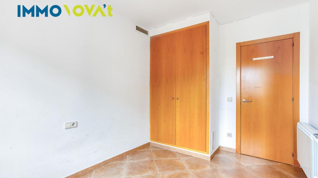 PIS  DE LLOGUER AMB PISCINA COMUNITÀRIA