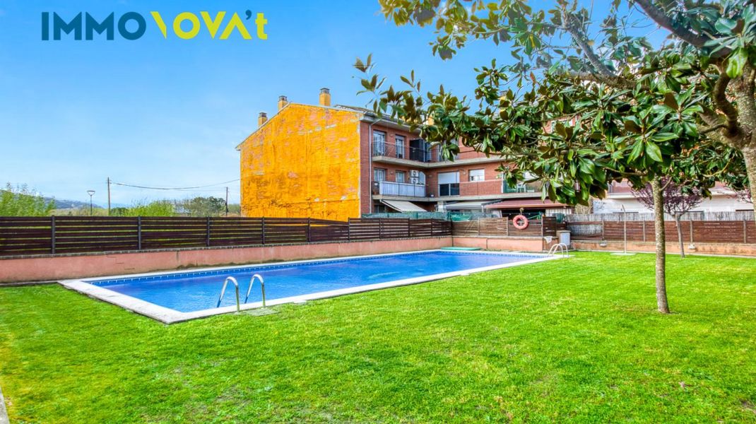 PIS  DE LLOGUER AMB PISCINA COMUNITÀRIA