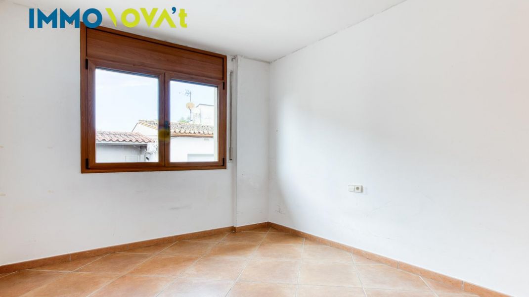 PIS  DE LLOGUER AMB PISCINA COMUNITÀRIA