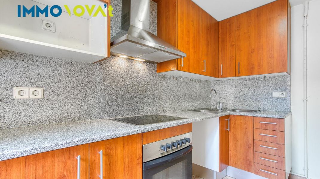 PIS  DE LLOGUER AMB PISCINA COMUNITÀRIA