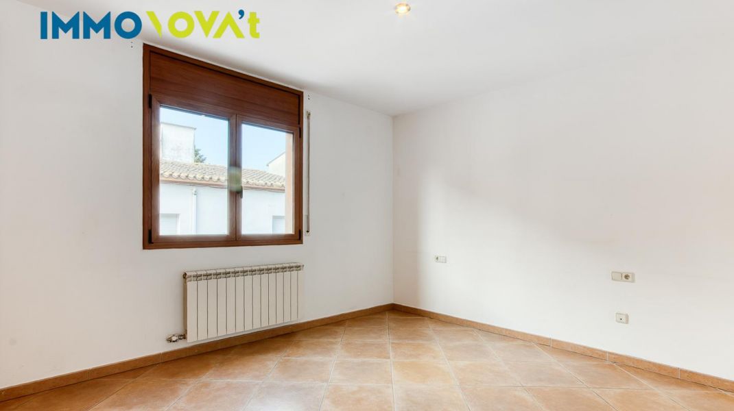 PIS  DE LLOGUER AMB PISCINA COMUNITÀRIA