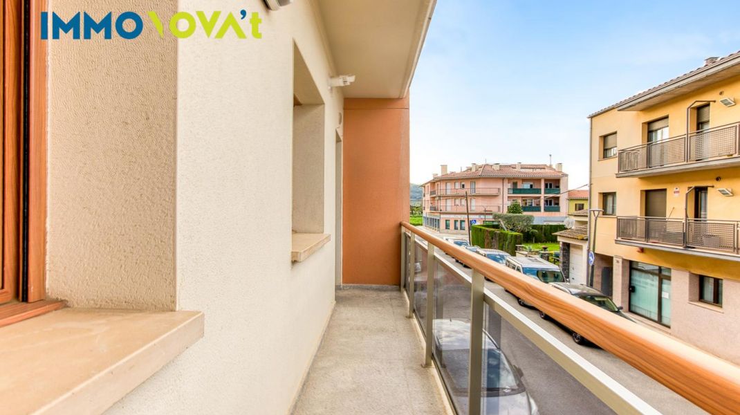 PIS  DE LLOGUER AMB PISCINA COMUNITÀRIA