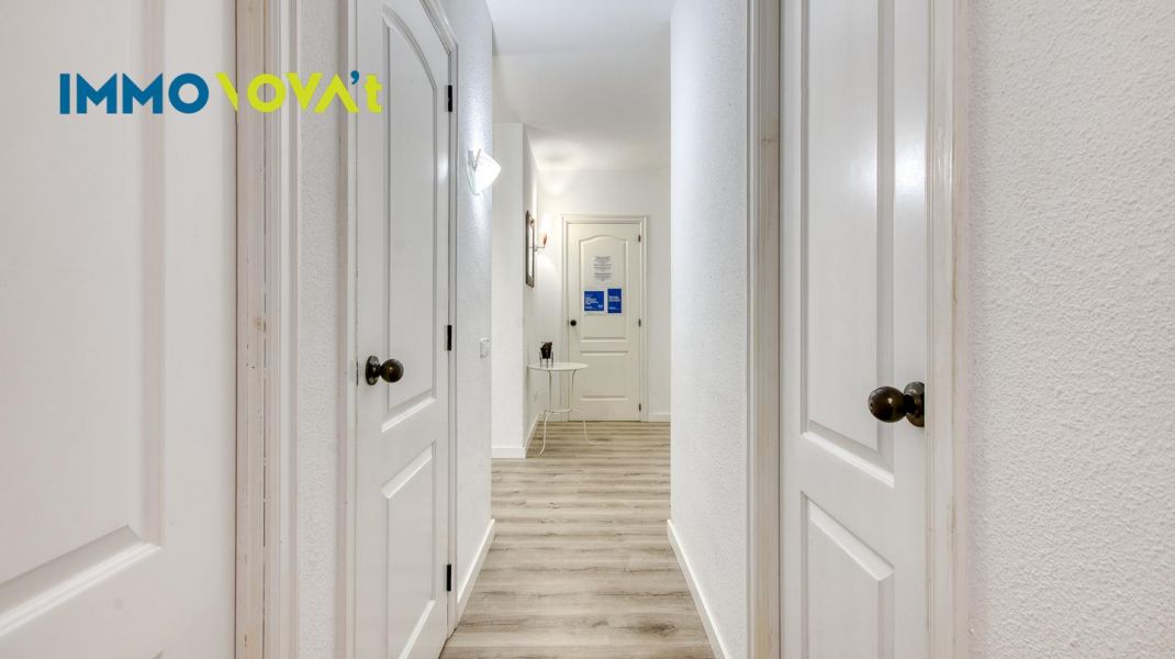 An apartment in Pals to escape from it all… or to turn into a business. You choose.