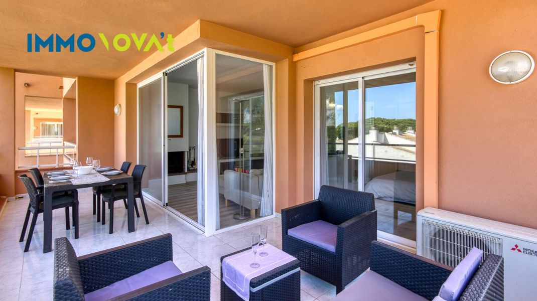 An apartment in Pals to escape from it all… or to turn into a business. You choose.