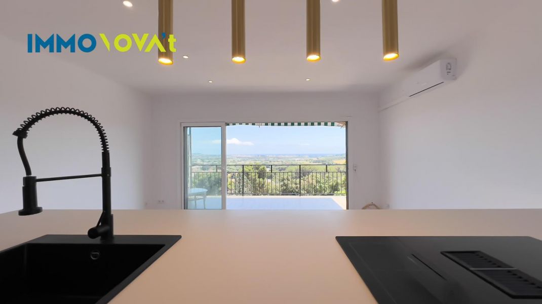 Renovated apartment with sea views