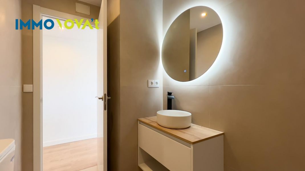 Renovated apartment with sea views