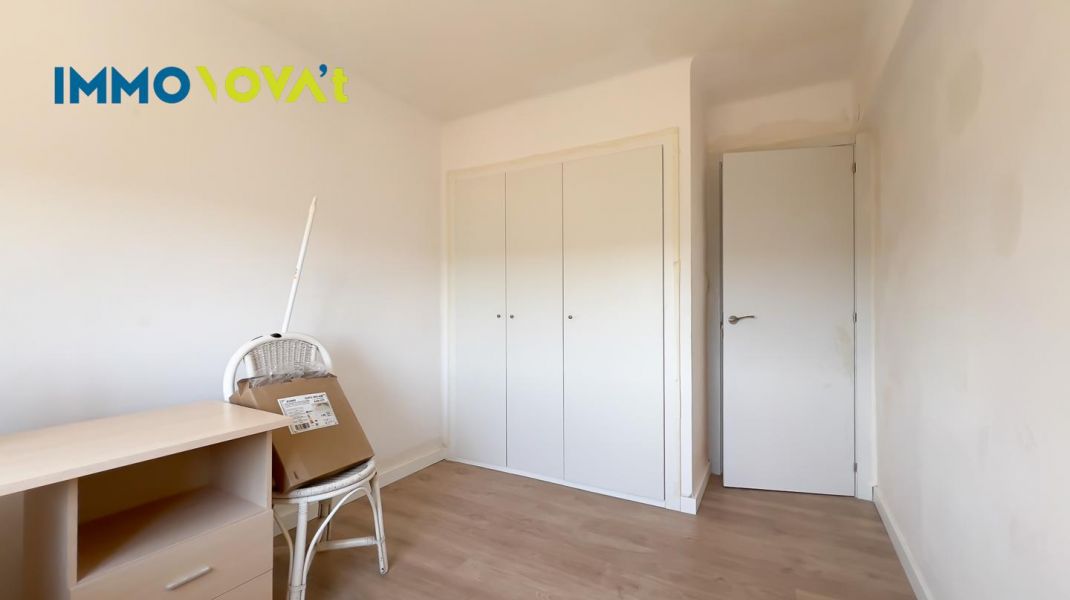 Renovated apartment with sea views