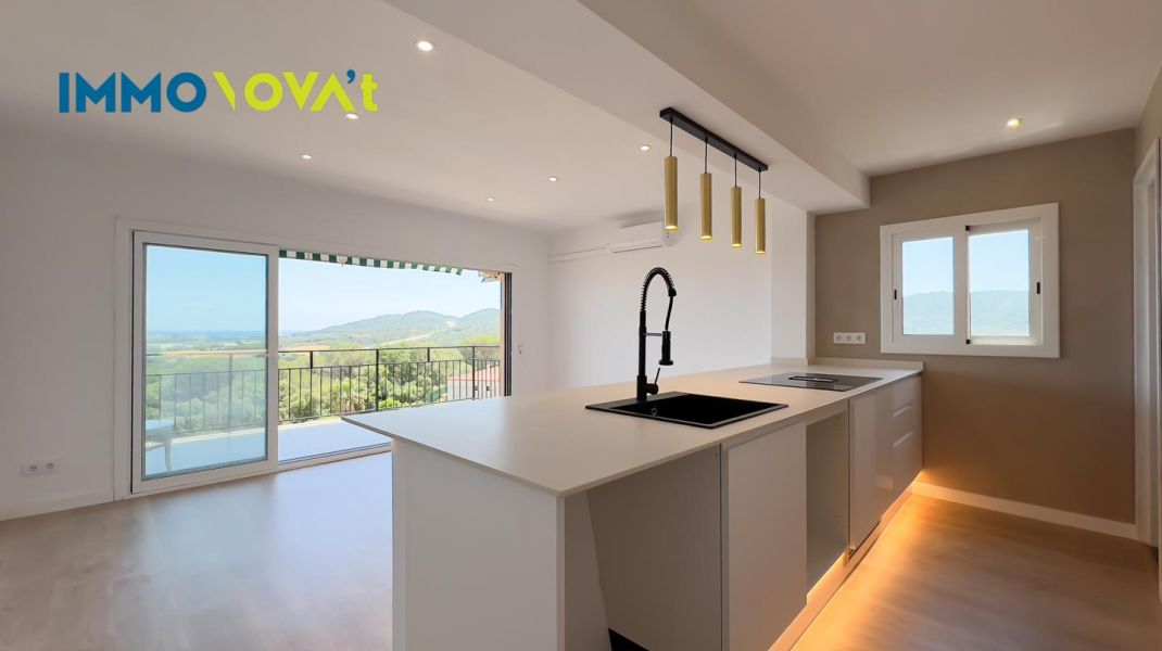 Renovated apartment with sea views