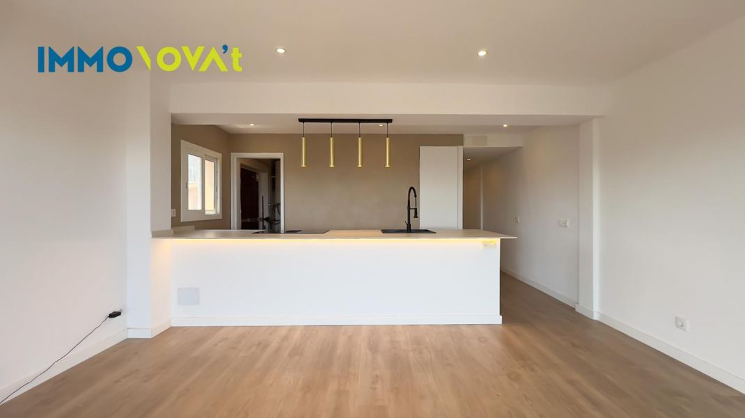 Renovated apartment with sea views