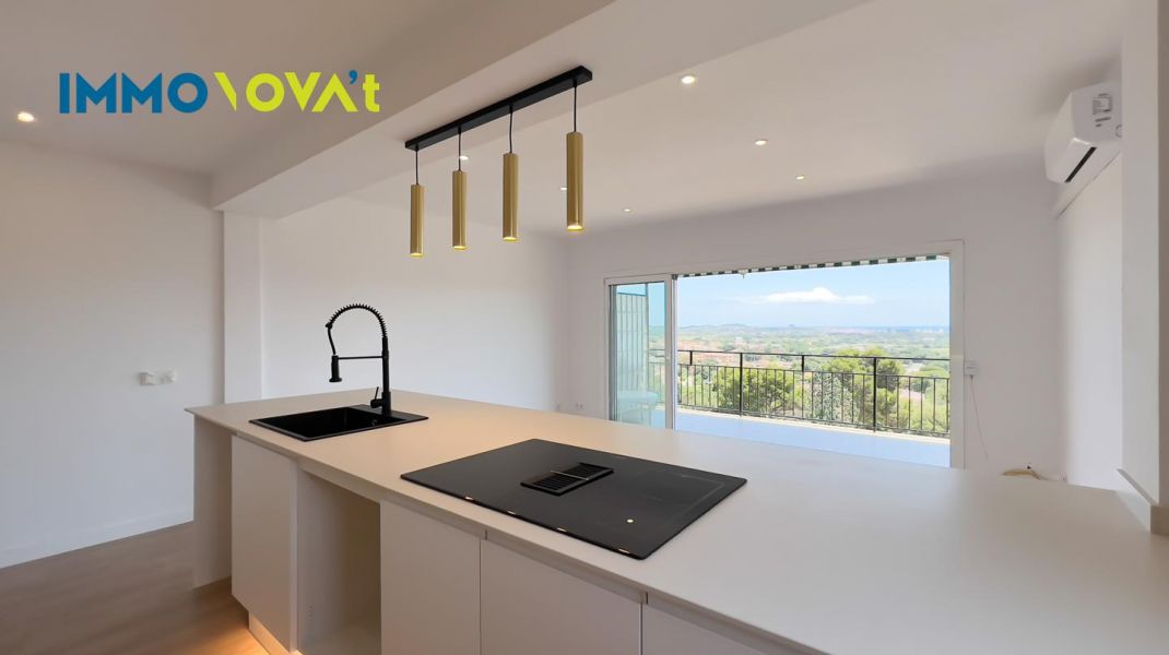 Renovated apartment with sea views