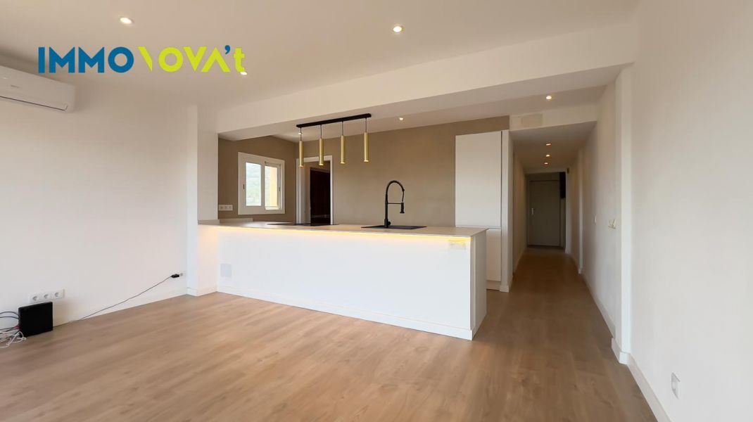 Renovated apartment with sea views