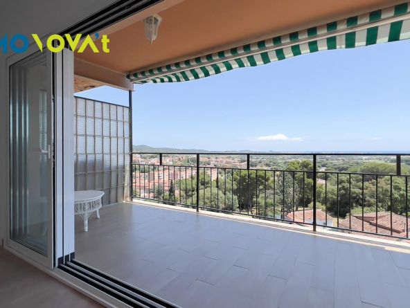 Apartament reformat amb vistes al mar