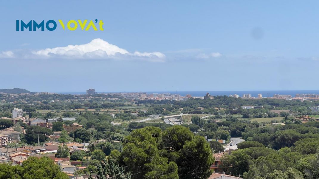 Renovated apartment with sea views