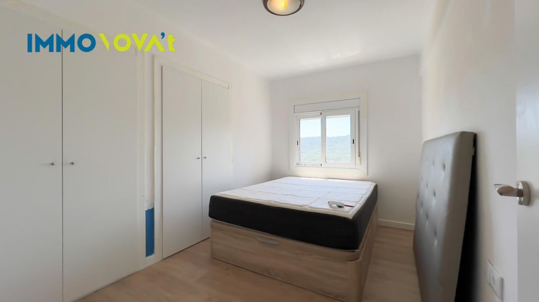 Renovated apartment with sea views