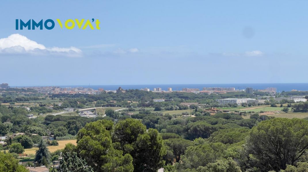 Renovated apartment with sea views