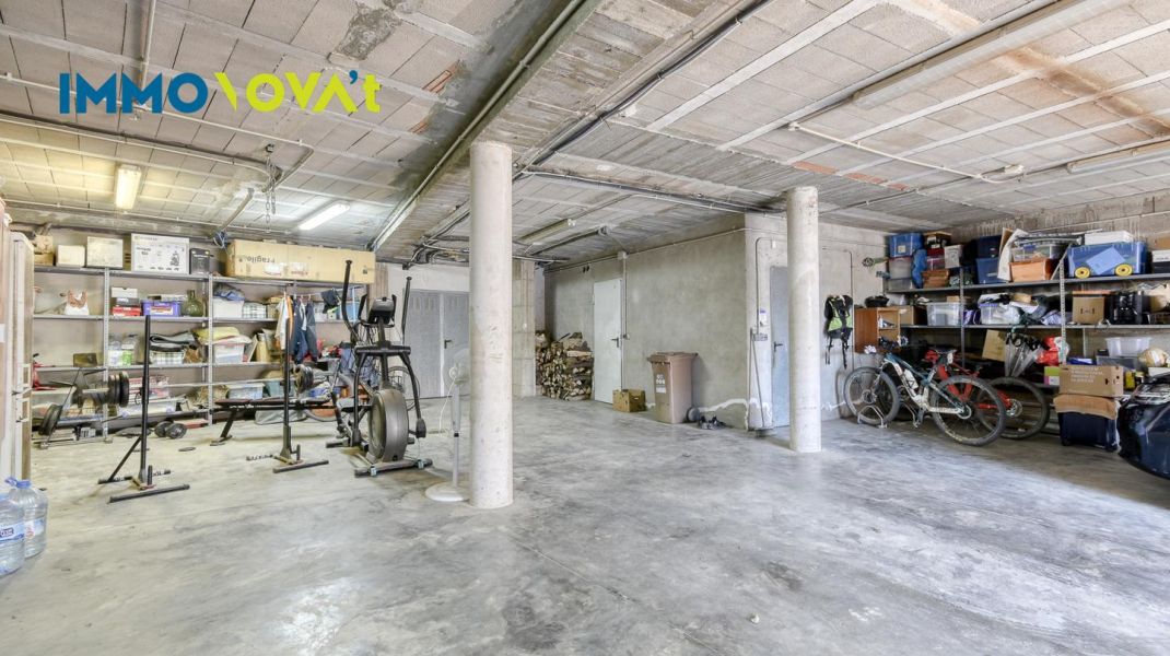 Casa a Bonmatí amb piscina, llum i natura