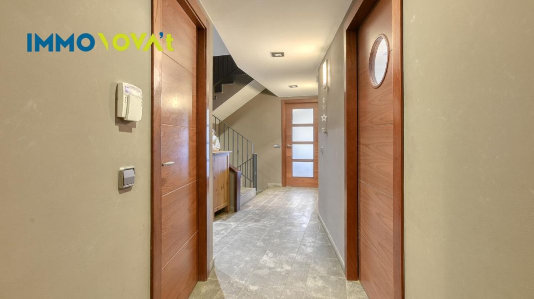 Casa a Bonmatí amb piscina, llum i natura