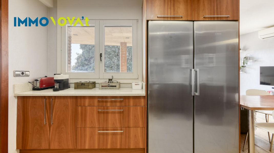 Casa a Bonmatí amb piscina, llum i natura