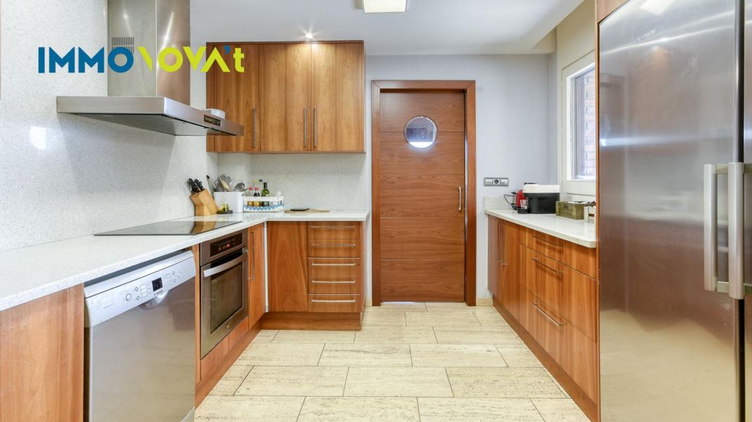 Casa a Bonmatí amb piscina, llum i natura