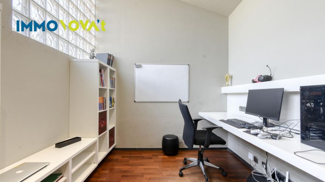 Casa a Bonmatí amb piscina, llum i natura