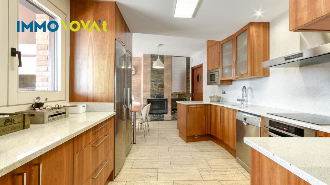 Casa a Bonmatí amb piscina, llum i natura