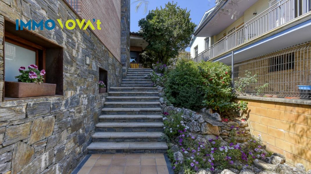 Casa a Bonmatí amb piscina, llum i natura