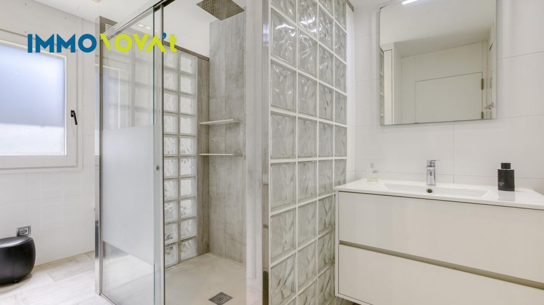 Casa a Bonmatí amb piscina, llum i natura